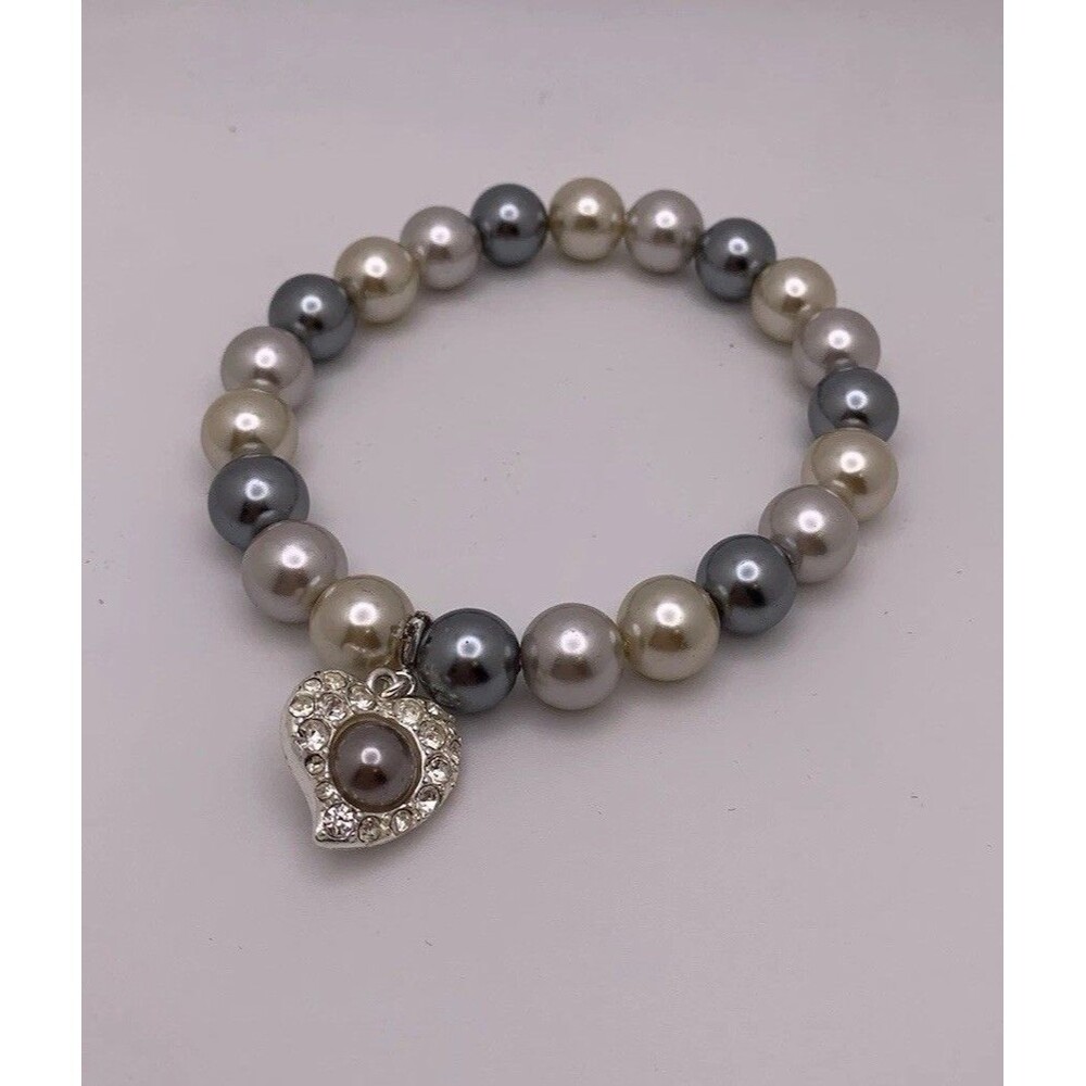 AVON SWEET PEARLESQUE BRACELET WITH DANGLING HEART CHARM Original Box